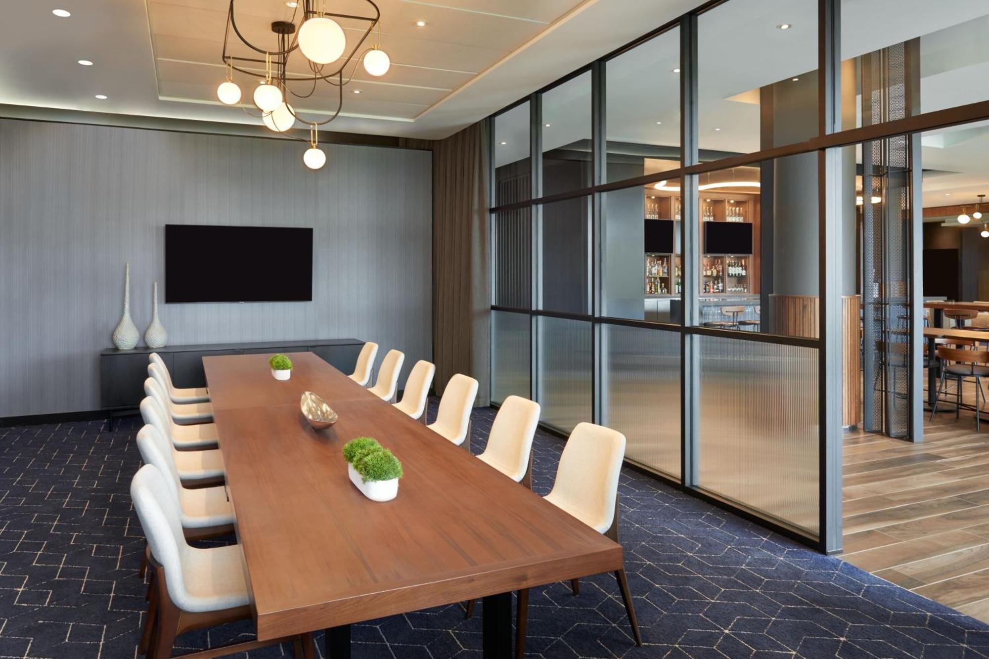 Residence Inn By Marriott Calgary Airport Esterno foto