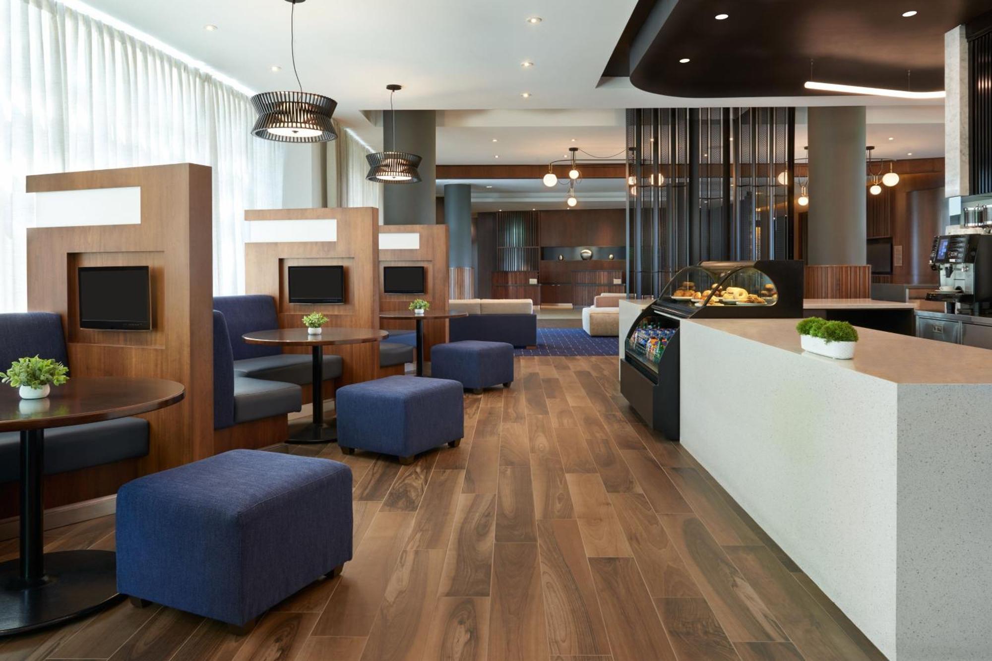 Residence Inn By Marriott Calgary Airport Esterno foto
