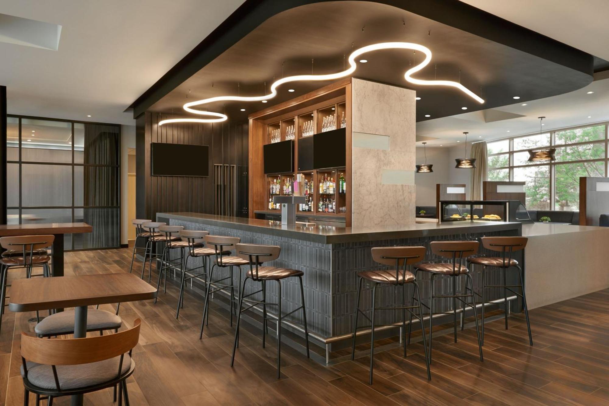 Residence Inn By Marriott Calgary Airport Esterno foto