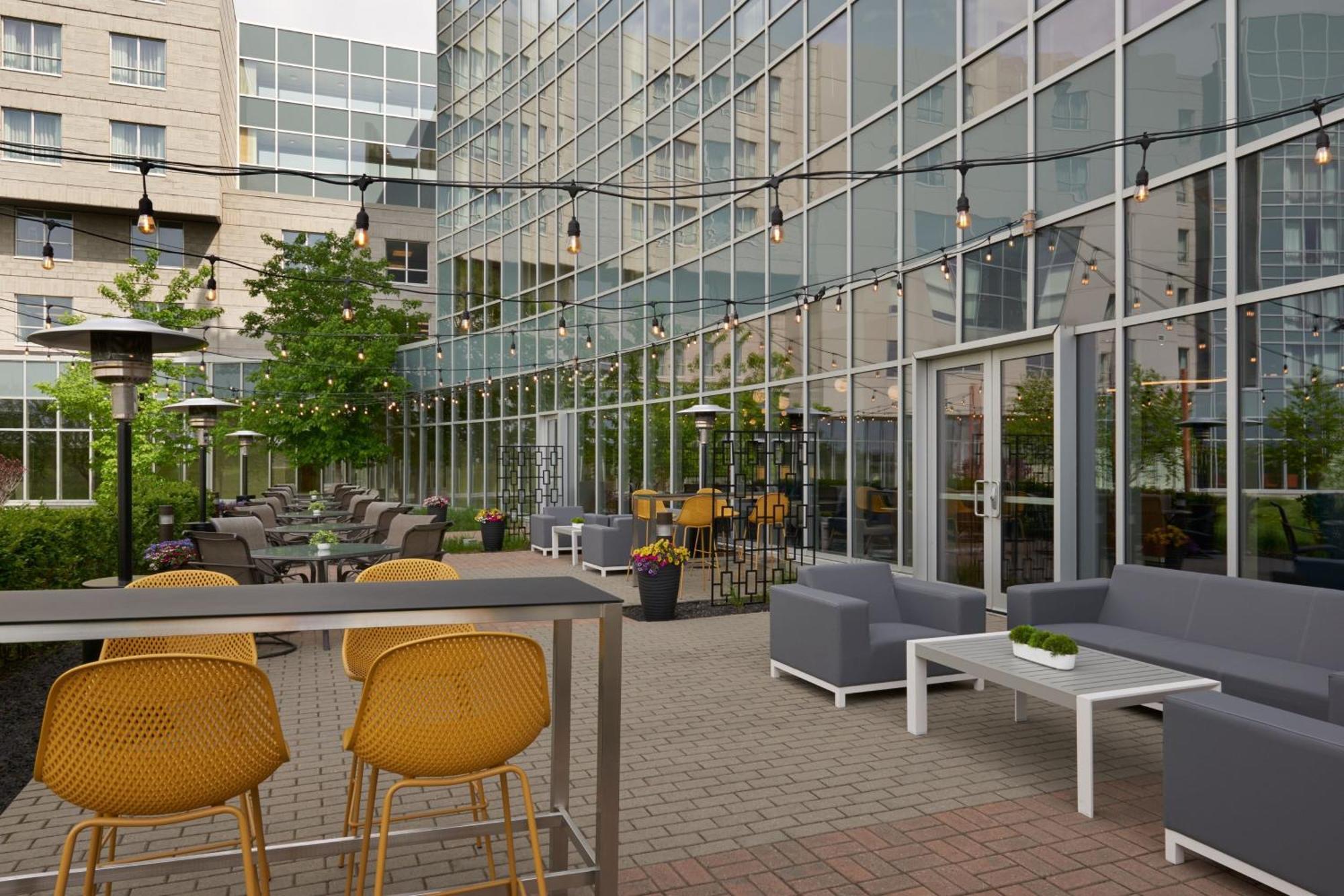 Residence Inn By Marriott Calgary Airport Esterno foto