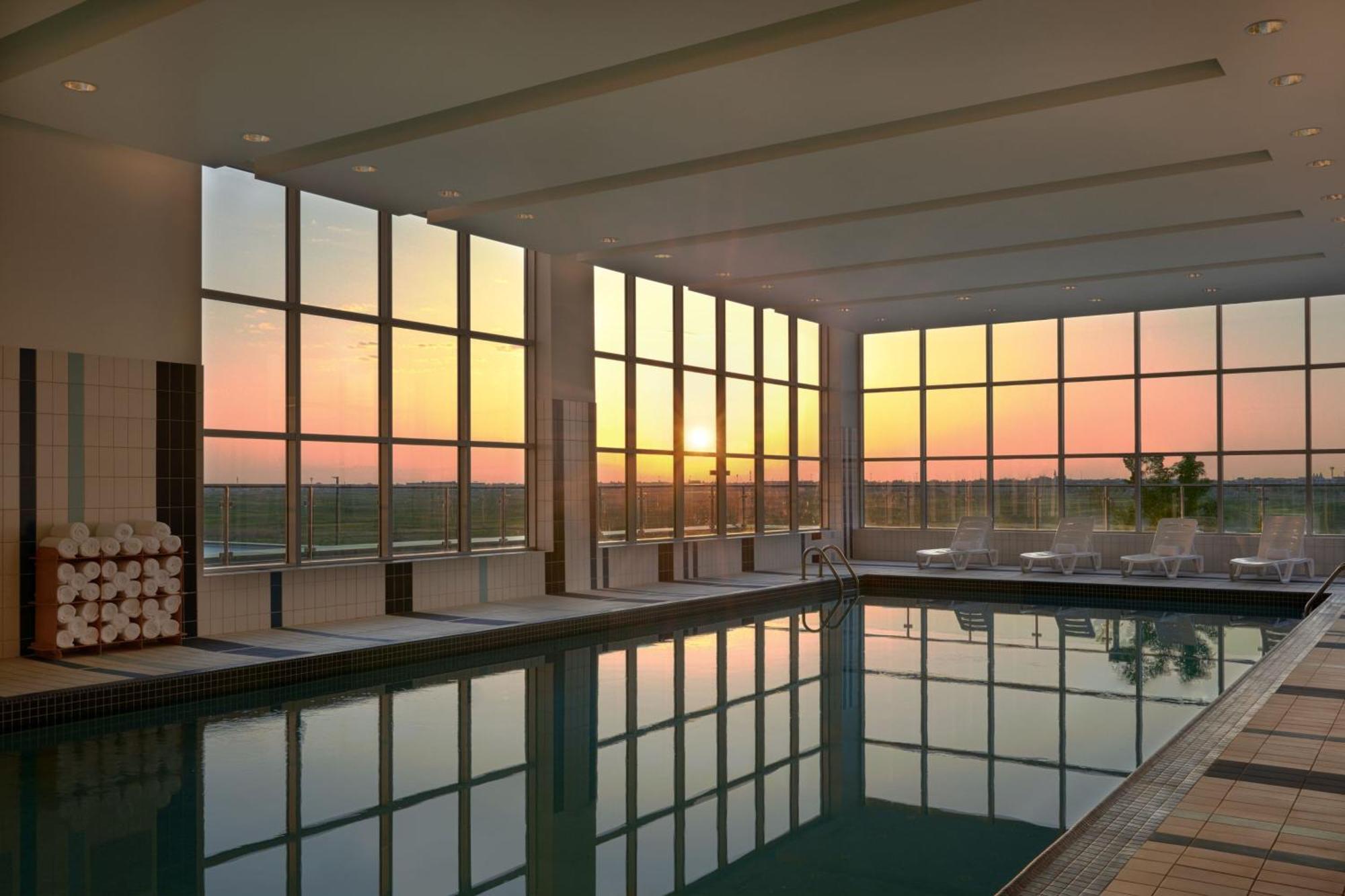 Residence Inn By Marriott Calgary Airport Esterno foto