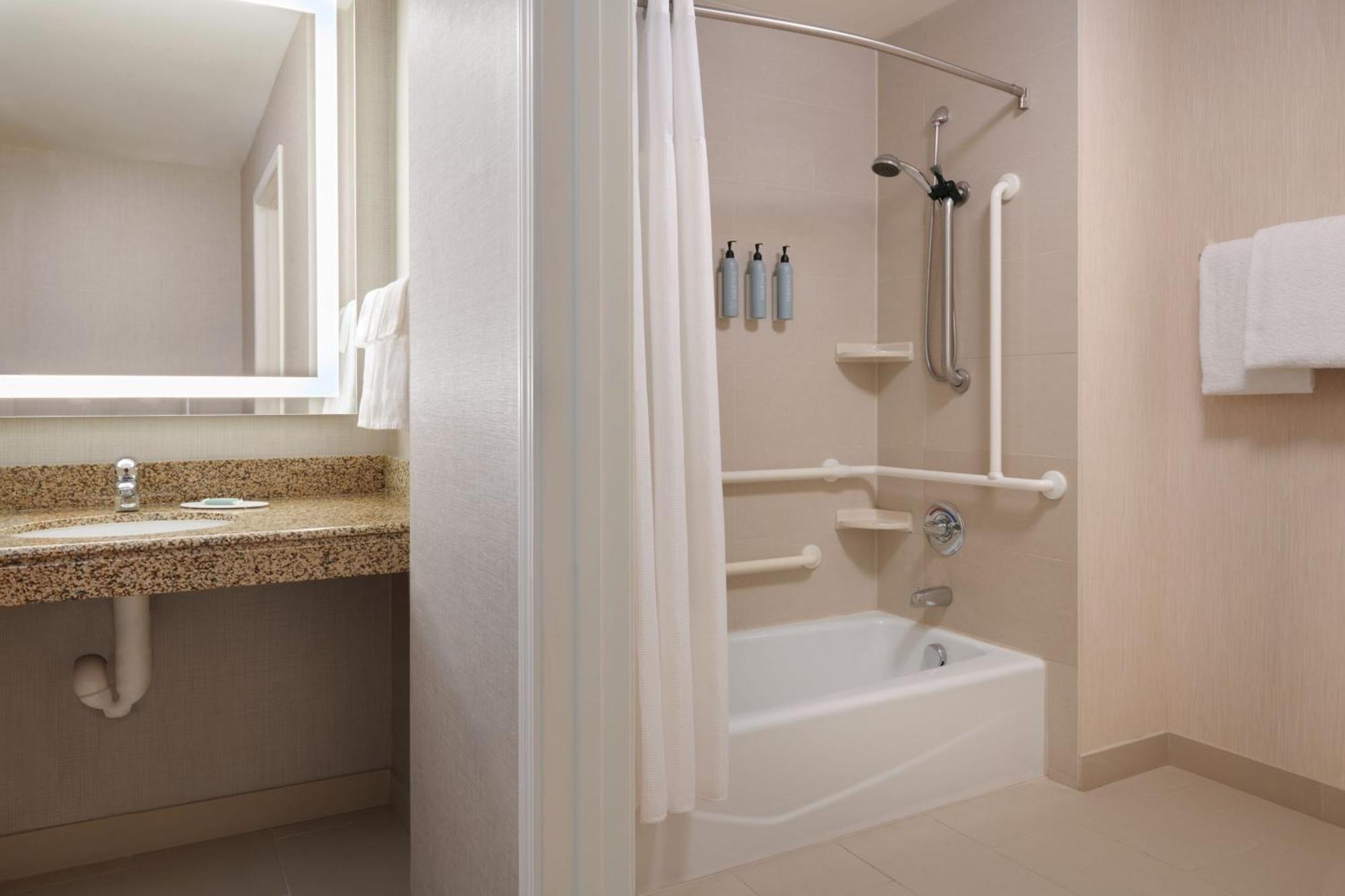 Residence Inn By Marriott Calgary Airport Esterno foto