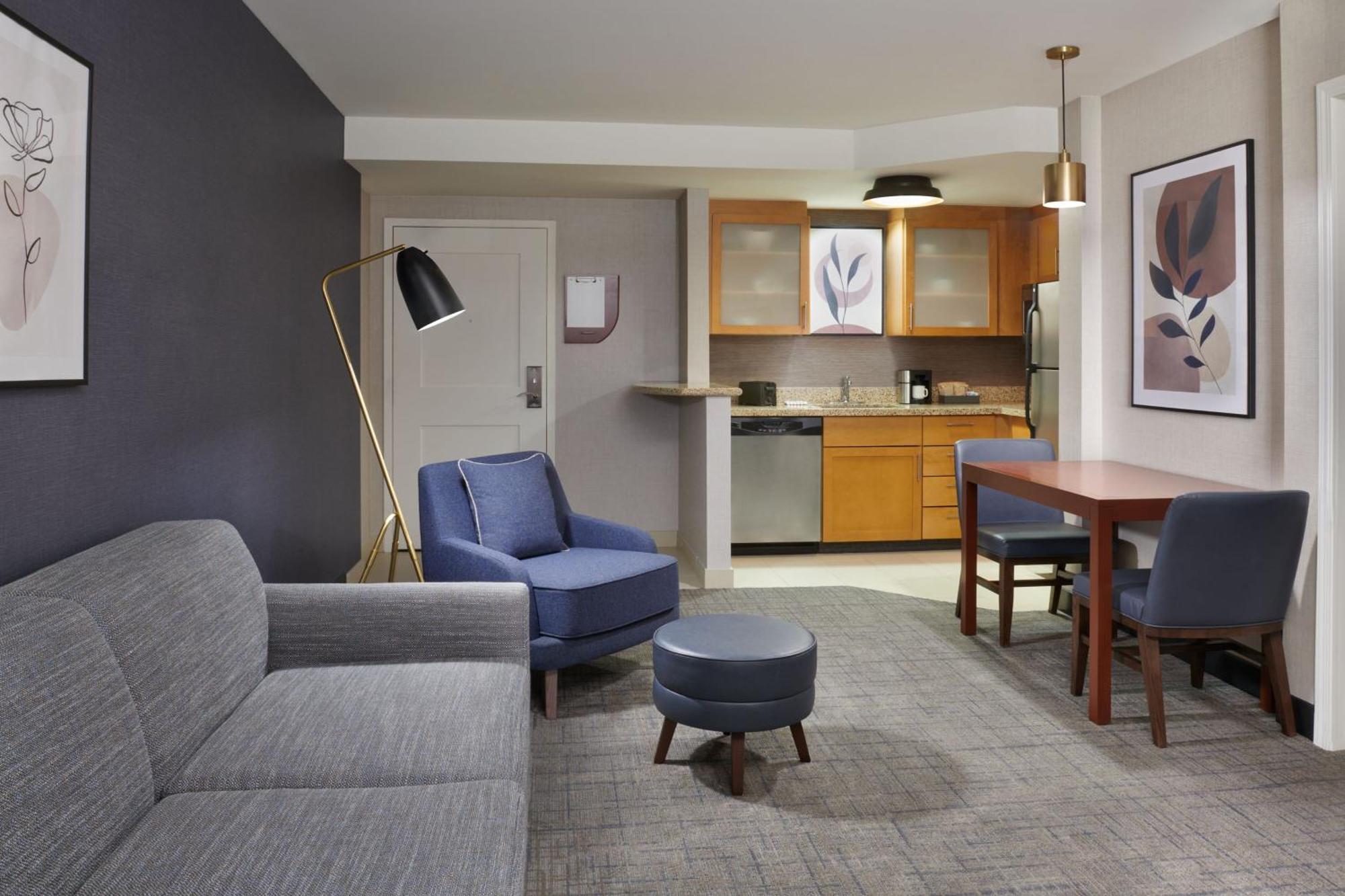 Residence Inn By Marriott Calgary Airport Esterno foto