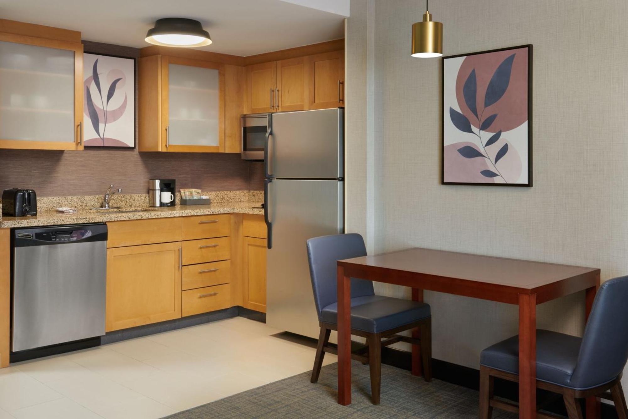 Residence Inn By Marriott Calgary Airport Esterno foto