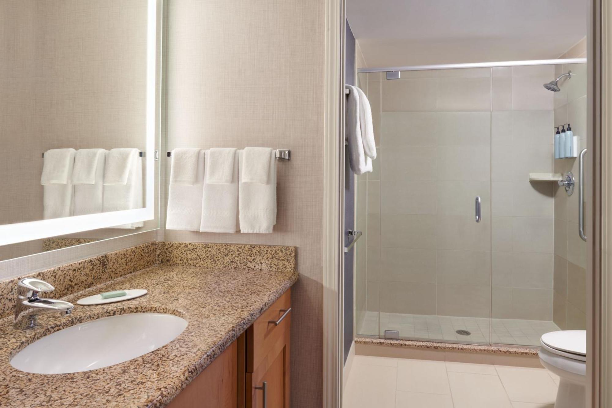 Residence Inn By Marriott Calgary Airport Esterno foto