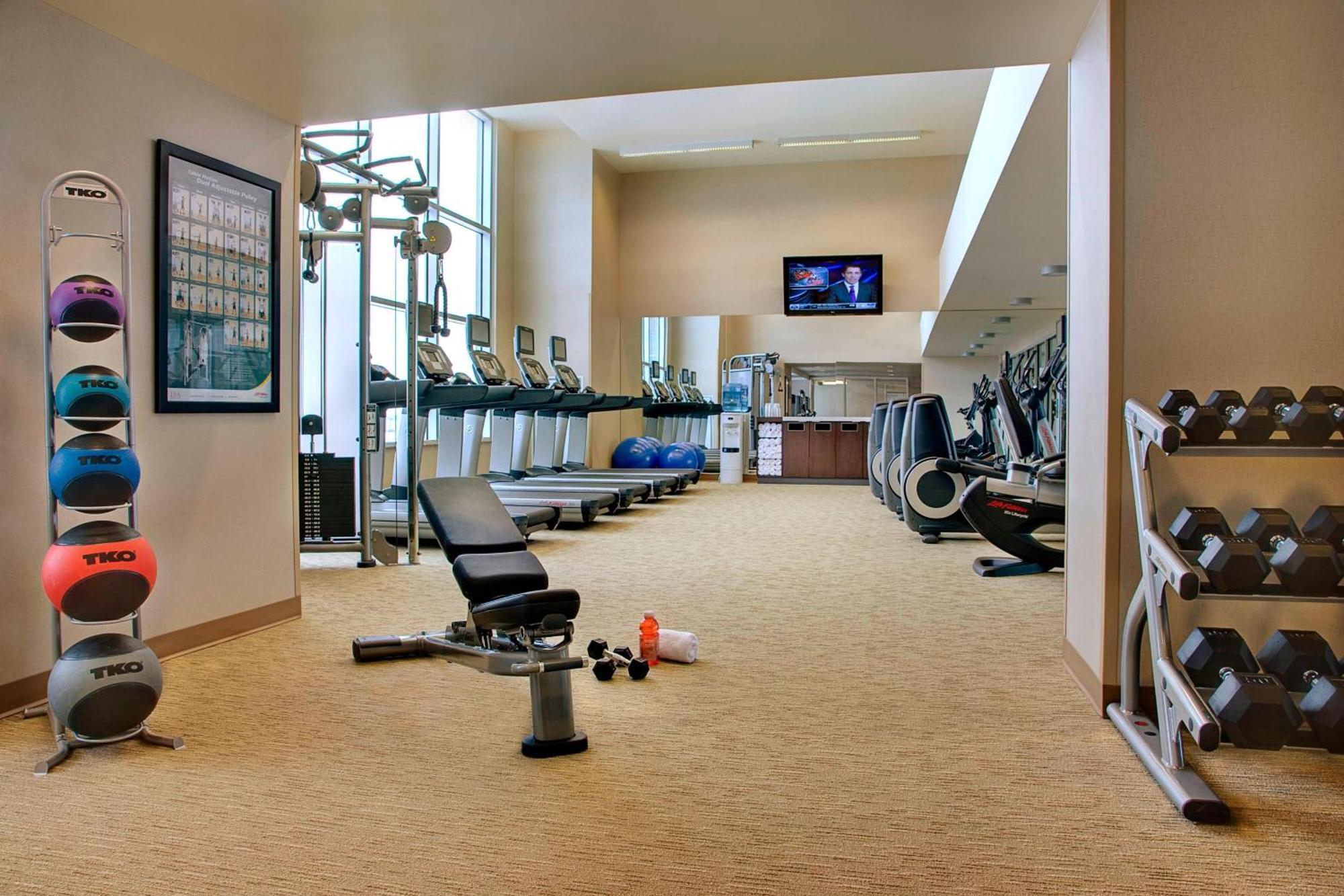Residence Inn By Marriott Calgary Airport Esterno foto