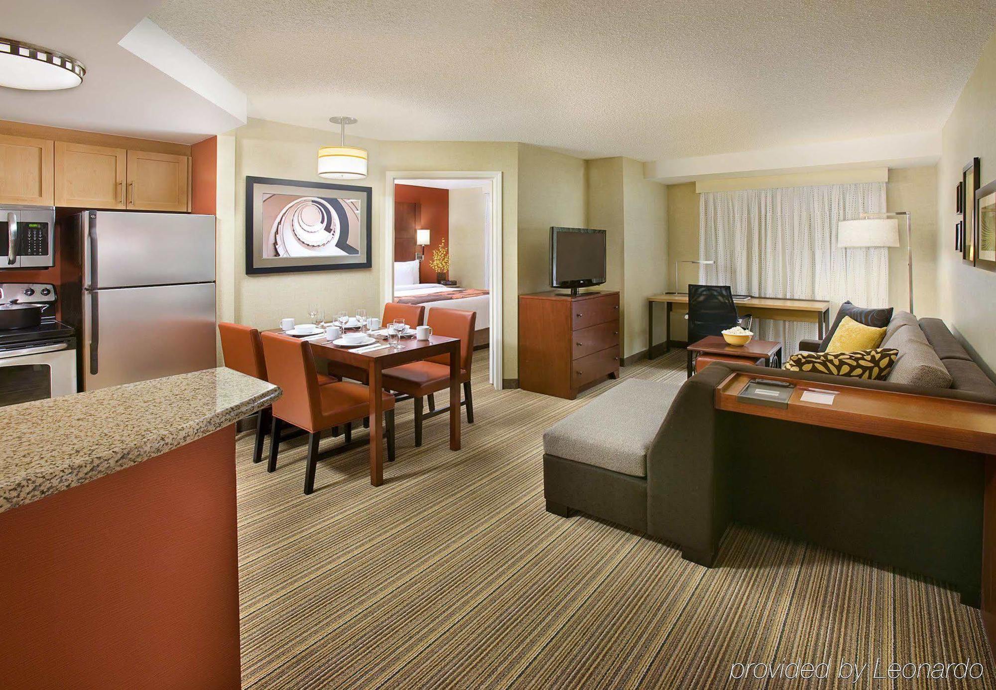 Residence Inn By Marriott Calgary Airport Esterno foto